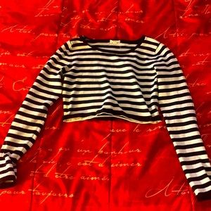 Women’s size medium long sleeve crop top